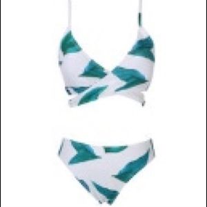 NWOT Cupshe bathing suit!